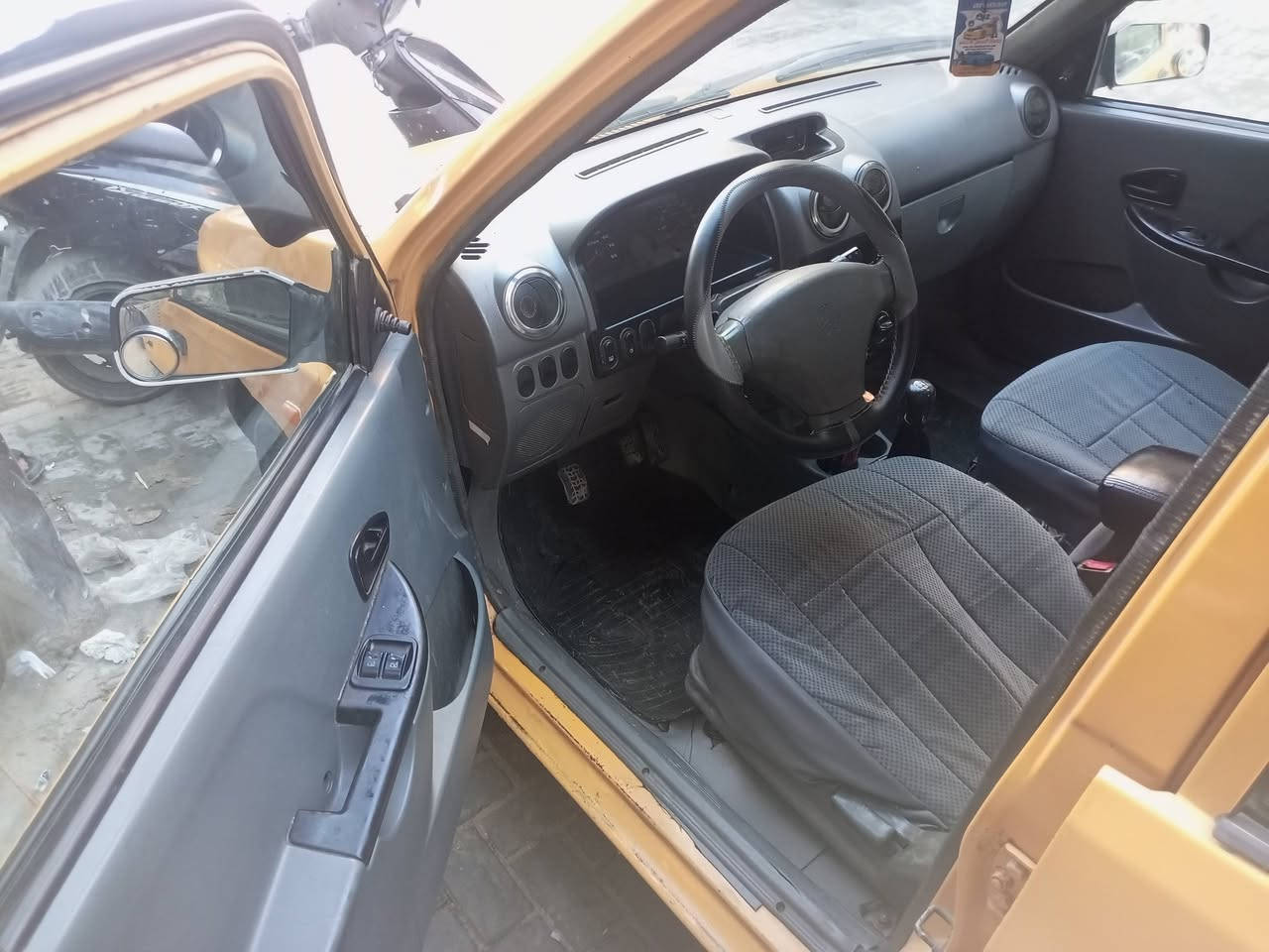 السلام عليكم
سايبه مديل 2015 
السعر 28 بيه مجال حك الجيه فقط 
مكاني بغداد الحريه للاستفسار ***********
