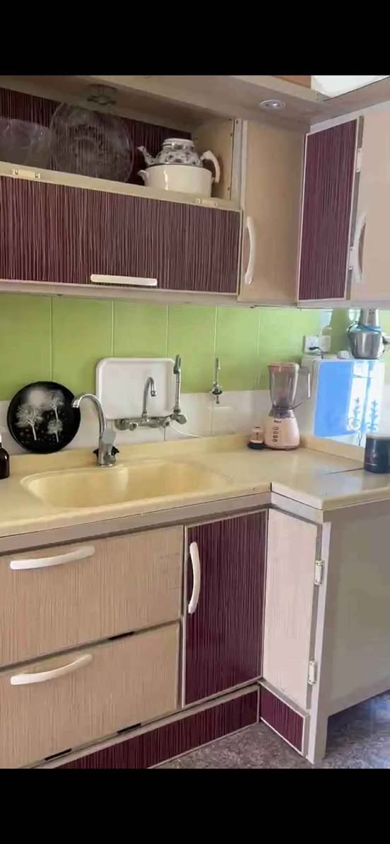 كاونتر ألمنيوم نظيف مابي ضرر مرمر كله طول 3أمتار 
سعره 500وبيه مجال النجف, العراق


**إذا كنت صاحب هذا الإعلان وتريد حذفه لأي سبب، رجاءا أرسل رسالة إلى الدعم الفني**