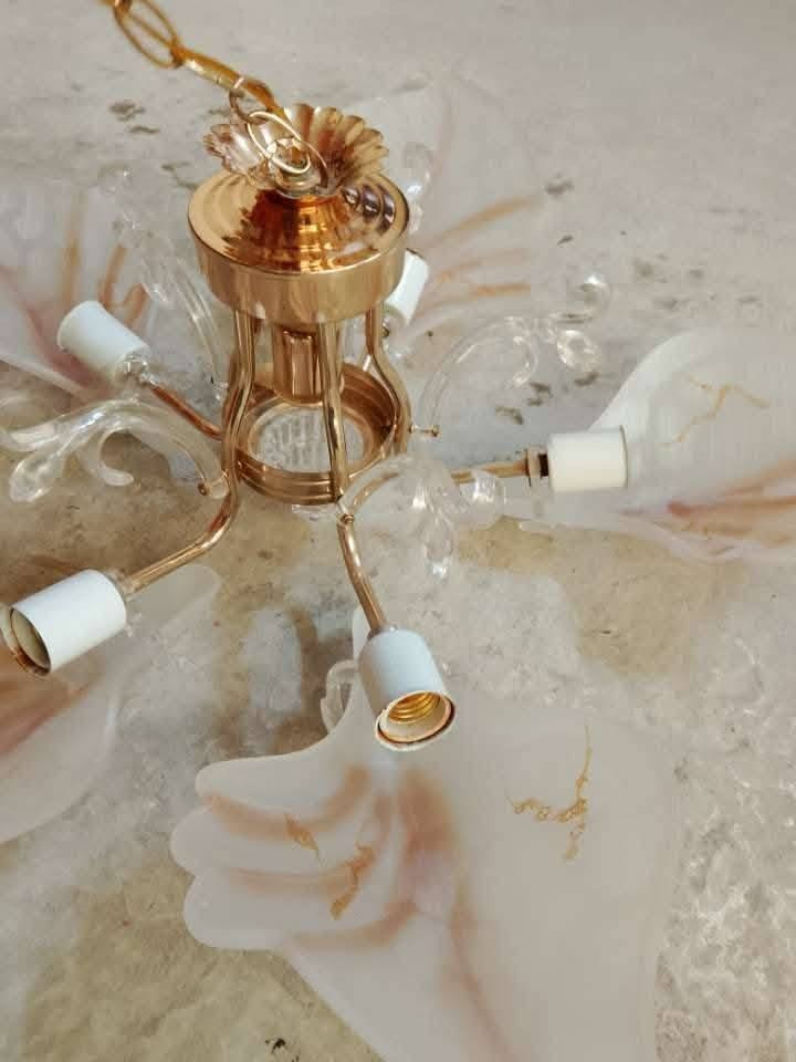 بردا زيبرا قياس 160*160 جديد غير مستخدم 
ب 30 الف
ثريات عدد اثنين كبير واحد صغير سعر 25


**إذا كنت صاحب هذا الإعلان وتريد حذفه لأي سبب، رجاءا أرسل رسالة إلى الدعم الفني**