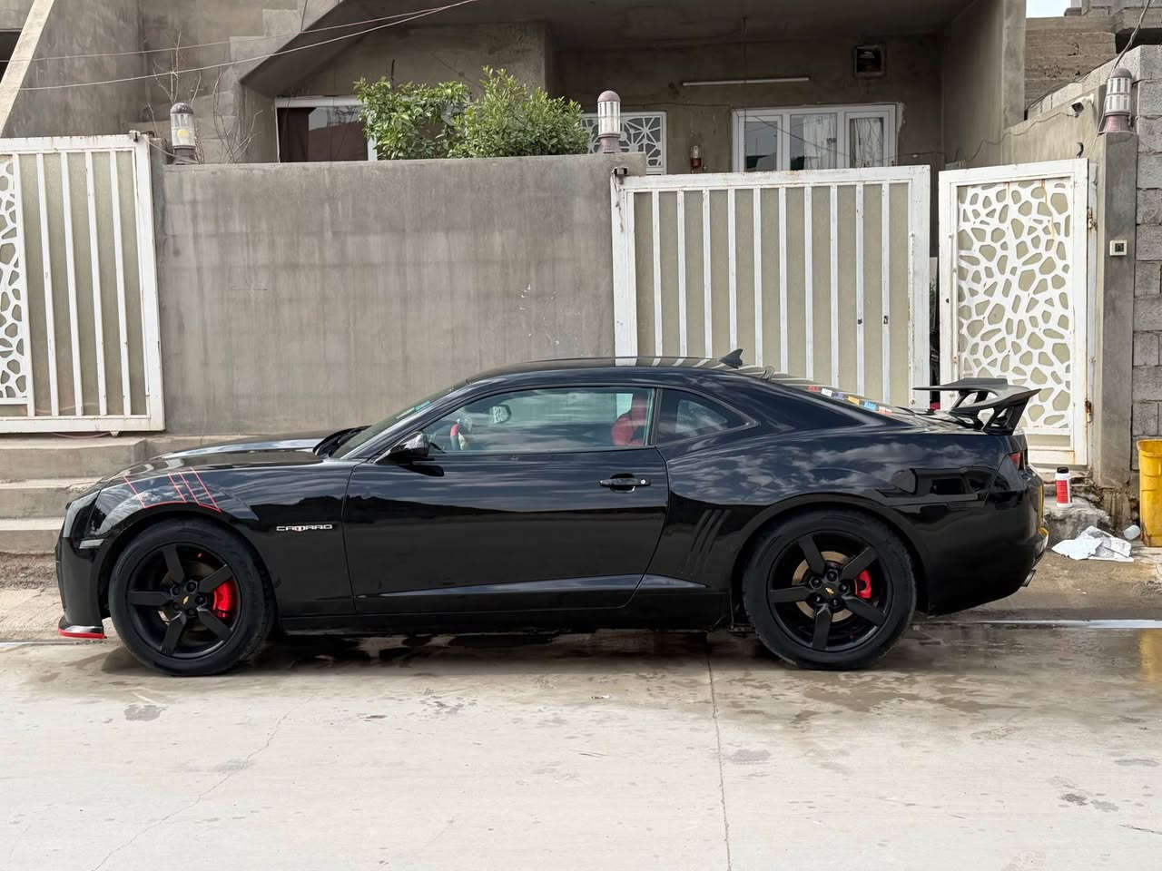 كمارو 2012  محرك 6 سلندر 
سنوية ٢٠٣٠ 
بطاقة بانزين
تبريد ❄️ ثلج
اوتماتيك 
سياره محرك كير كهربائيات كله بشرط 
محرك مبدل العام يعني فول 
شفتات ستيرن 
شاشة اندرويد 
سبايلر zl1
شرط تحويل 
مكان كركوك ***********
سعر ٩٥ بي مجال كلش بسيط كلش نظيف سياره مال جناي كركوك, العراق
