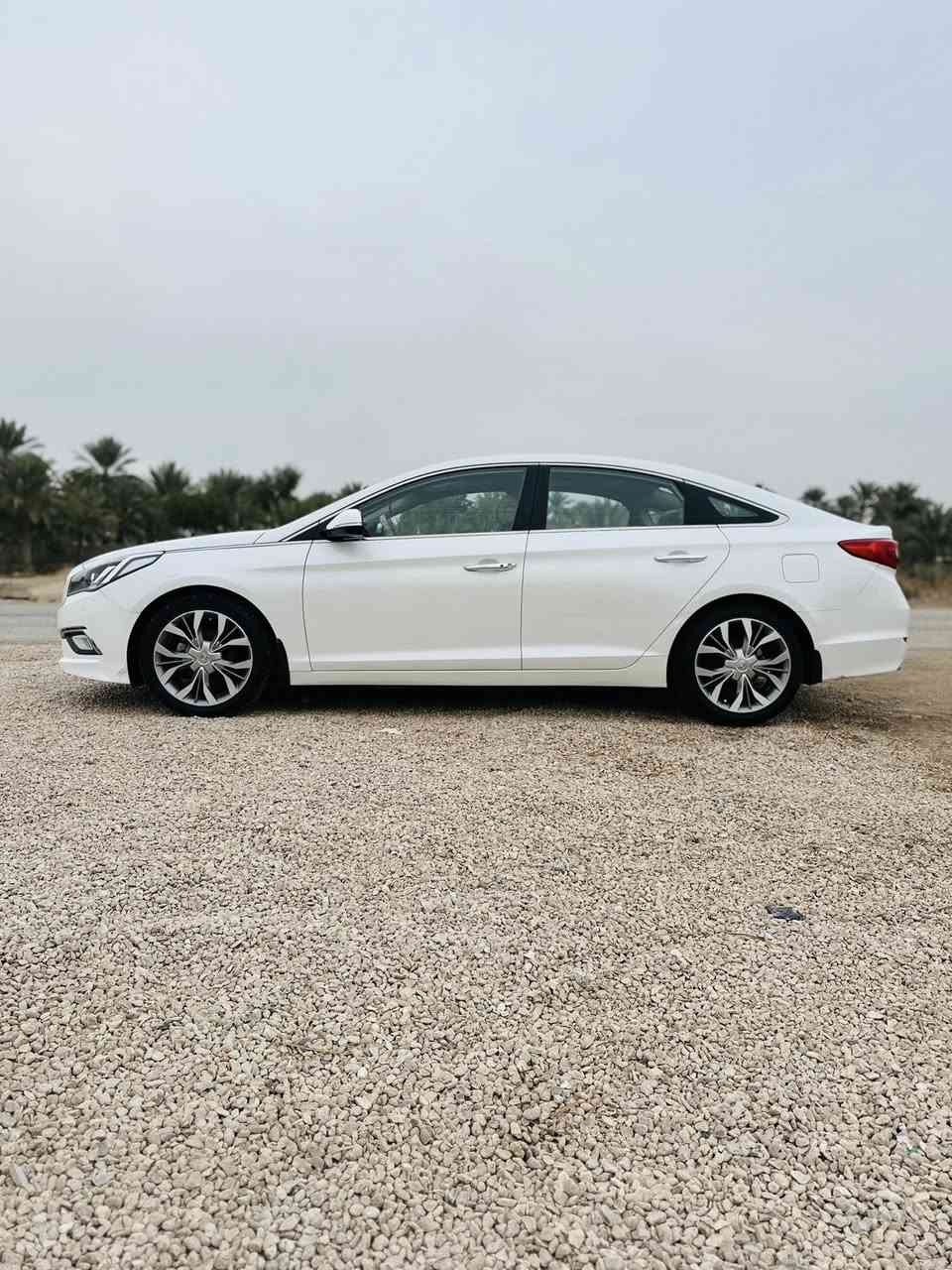 سلام عليكم سوناتا البيع موديل 2015 خليجي محرك دوش 2400 مكفول من فتح على وضع شركه كير على وضع شركه سياره مكفوله من كلشي ماشيا 104 موصفات سياره بصمه كشن كهربائي تبريد قطعتين سقف بنرامه فول سياه حداديه جديده جاهزه سياره  مكان سياره بابل ***********
