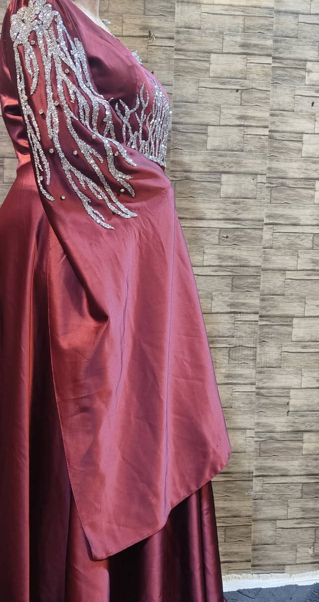 فستان جديد ملبوسه لبسه وحده اخذته ب 75 اريده ب 35 الف 
موصل حي النور 
***********
