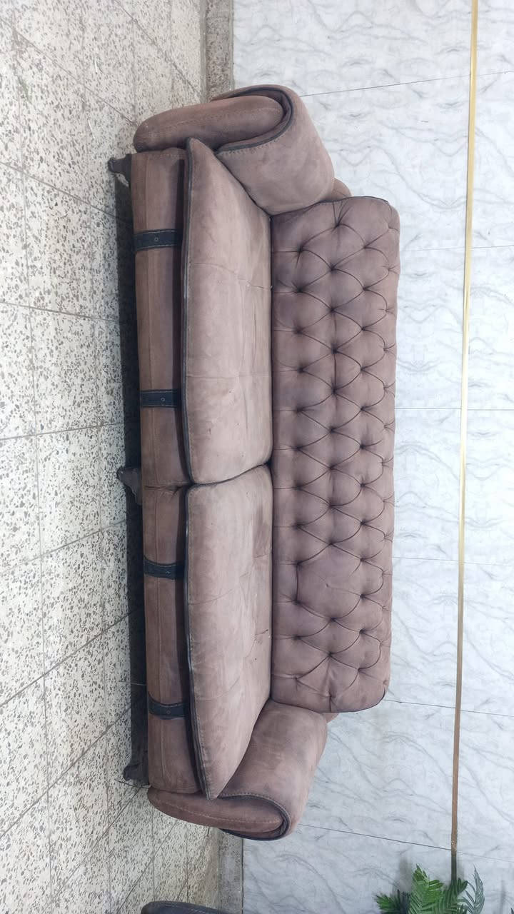 نص تخم تركي قنفتين ٦ مقاعد ابو سرير قلاب قماش وتر برو كل ضرر مابي سعر ٢٠٠ وبي مجال مكاني بياع يوجد توصيل بكروه *********** وتساب
