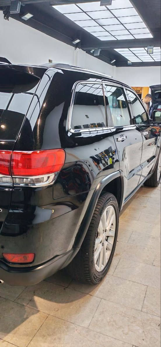 جيب 2017 لمتد خليجي فول  موصفات عدا الجكات ماشيه ١٤٠ السعر ٢٥٥ وبي مجال  

***********
