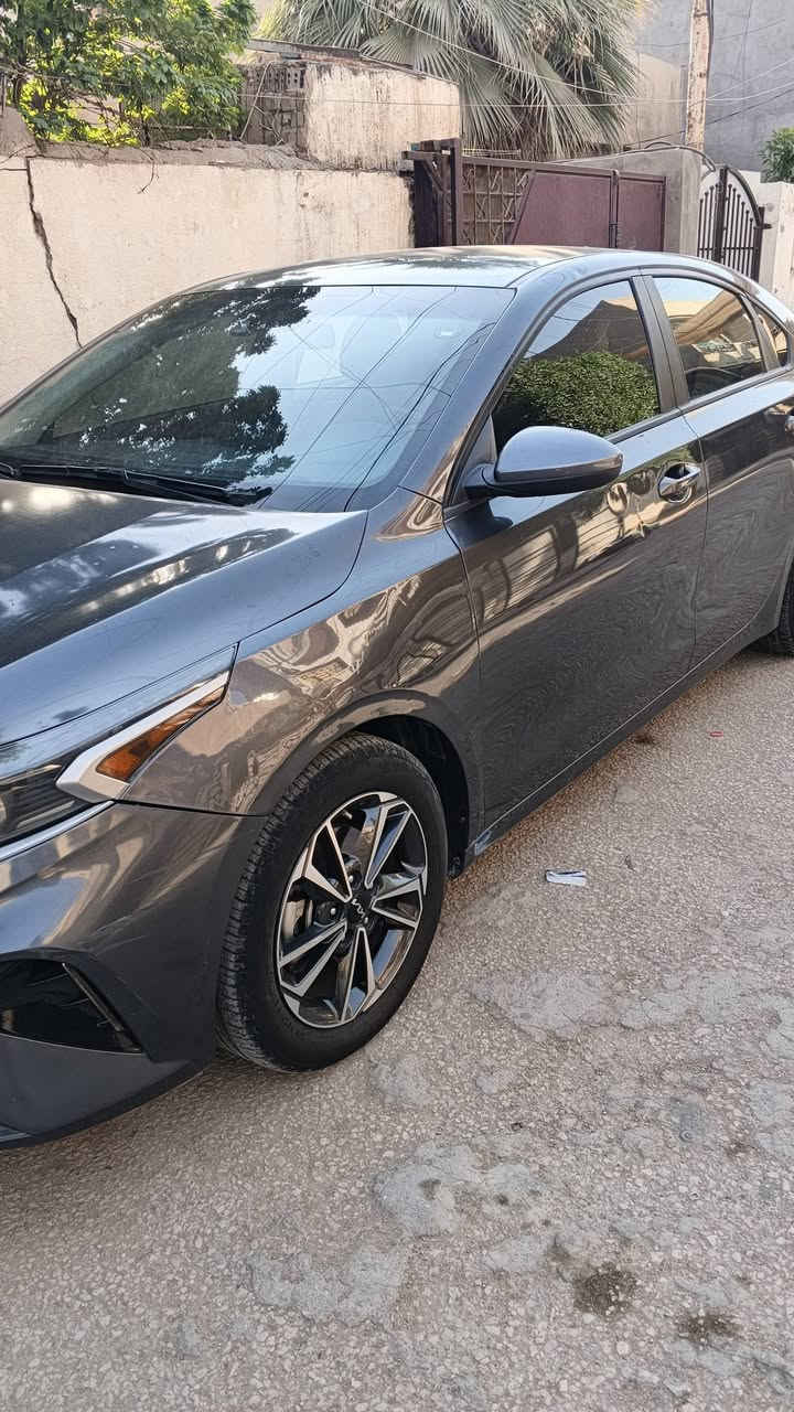 اسلام عليكم كيا فورتي موديل 22 وارد امريكي حادث بصيط دعاميه اماميه وحافه البنيد وبيها صفحه اكلير بدون حادث السعر 135 وبيها مجال للستفسار *********** واتساب
