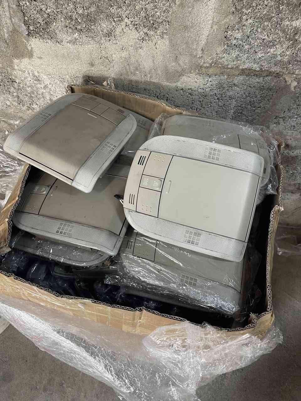 غراض کرولا ٢٠٠٨——٢٠١٣
ـتوصیل موجود لکل عیراق 
*********** واتس اب
