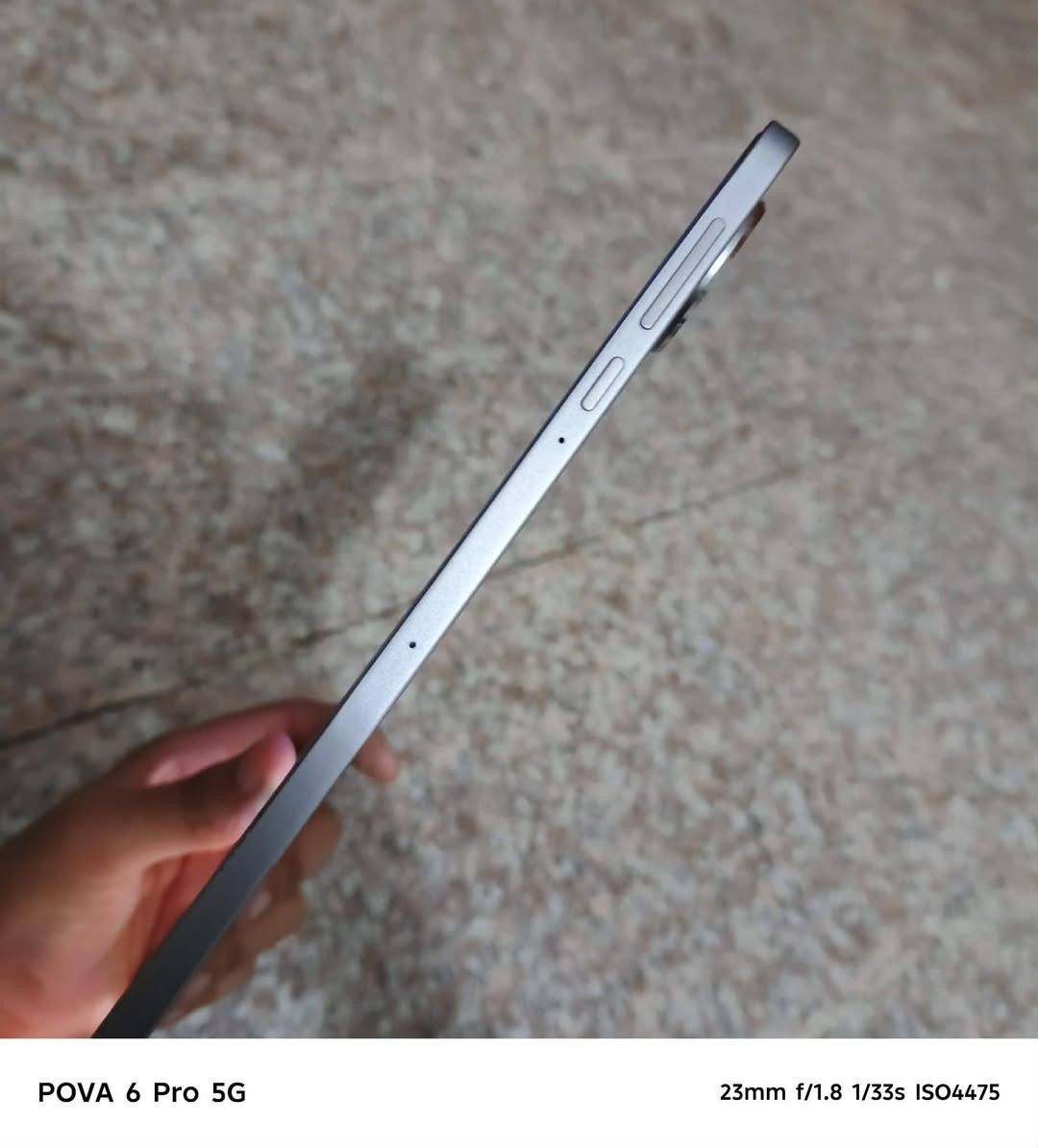 🔥 للبيع Honor Pad 10 PaperMatte 🔥
8GB RAM / 256GB
مستخدم 8 أشهر فقط.
نظيف جدًا والأداء ممتاز.
كامل مع العلبة والشاحن.
توجد آثار بسيطة على لزقة الشاشة فقط، أما الشاشة نفسها سليمة.
اللي جاد بالشراء يكتب سعره بالتعليقات


**إذا كنت صاحب هذا الإعلان وتريد حذفه لأي سبب، رجاءا أرسل رسالة إلى الدعم الفني**