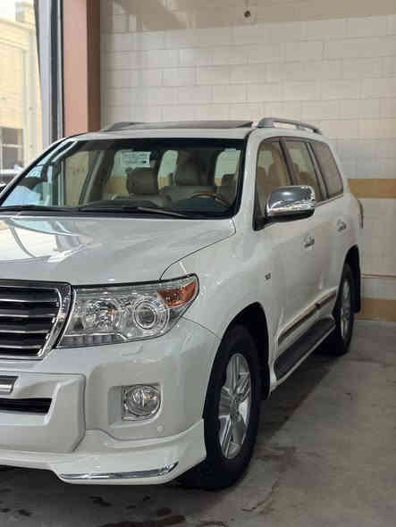 🔷معرض الملك لتجاره السيارات 🔷

       🔥دخول لاندكروز V8 4600موديل 2012🔥

الموصفات

🔹بصمة تشغيل 
🔹دخول ذكي 
🔹تشغيل عن بعد 
🔹مكينه V8 4600
🔹حساس امامي 
🔹حساس خلفي 
🔹يدات نيكل 
🔹لايت زنون 
🔹كرسي كهرباء 
🔹داخل جلد 
🔹مري كهرباء 
🔹راكب٧
🔹تبريد ٣ قطع 
🔹رقم بغداد الجديد وهزه جديده 
🔹فتحه سقف سلايت روف 
🔹كامره خلفيه 
🔹شاشه 
🔹باقي الموصفات المعروفه 

           🔥يوجد بيع وشراء ومراوس🔥

للستفسار زياره الموقع بغداد النهضه فرع الثالث فرع المصرف 
او الاتصال عله الارقام 
***********
***********
