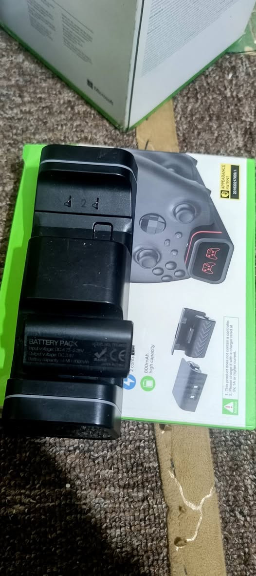 اكس بوكس سيريس اس مستعمل قليل 
واحد تيرة  /جوستك 2

 450 
مكاني/ بغداد/مدينة 
***********
