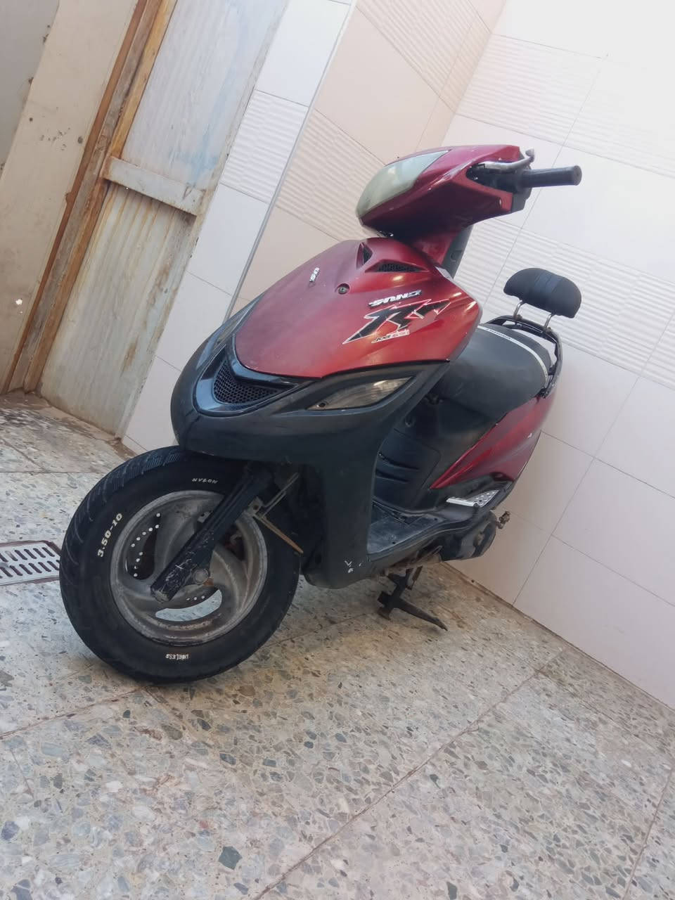 السلام عليكم ماكس للبيع دراجه بلاديه مامفتوحه ابد فقط بيها دخان قليل بالبدايه مكينه ماتنسمع سحب يخبل كهربائيات كلها شغاله سلف شغال بس الدكمه عاطله الدراجه نكره السعر قفل 250بدون عمله

مكان بغداد الرشاد ***********واتساب
