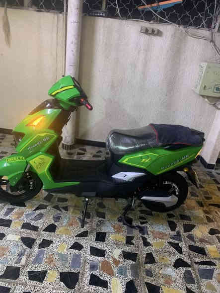 السلام عليكم   دراجه شحن للبيع كامله مكمله غراضها مرايات موجوده بس مشاده وشاحنتها موجوده اصليه  استخدام شهر واحد فقط دراجه جدا نظيفه 

الامين الثانيه مقابل مستوصف النفط 
السعر 1.150 مليون ومئه وخمسون وبيها مجال بسيط 
***********
