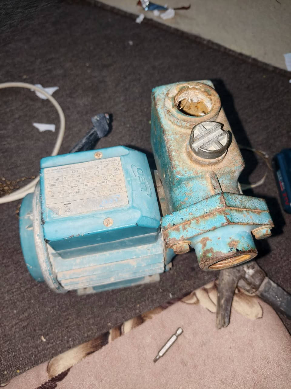 سلام عليكم ماطور ماء للبيع شغال نقص بس بنكه سعر 20 الف قفل شراي يتصل
***********
