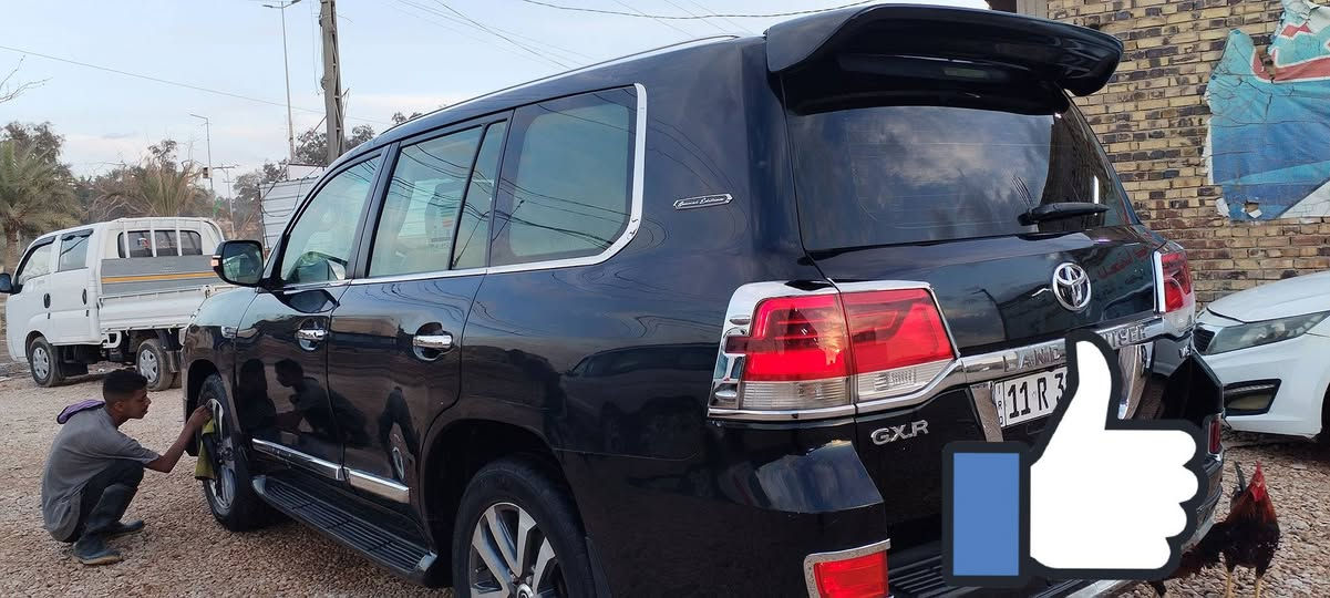 #جديده ونشطه جدا
لاندكروز 2015 رقم بغداد  فقط قطع التحديث شرط بدون حادث والباقي مكفوله محرك وكير شركه حدادية 100٪. ماينقصه برغي السعر 365 ورقه. 
ترهم مراوس  وحسب  القناعه.او مراوس بلون ابيض رقم الهاتف ***********
