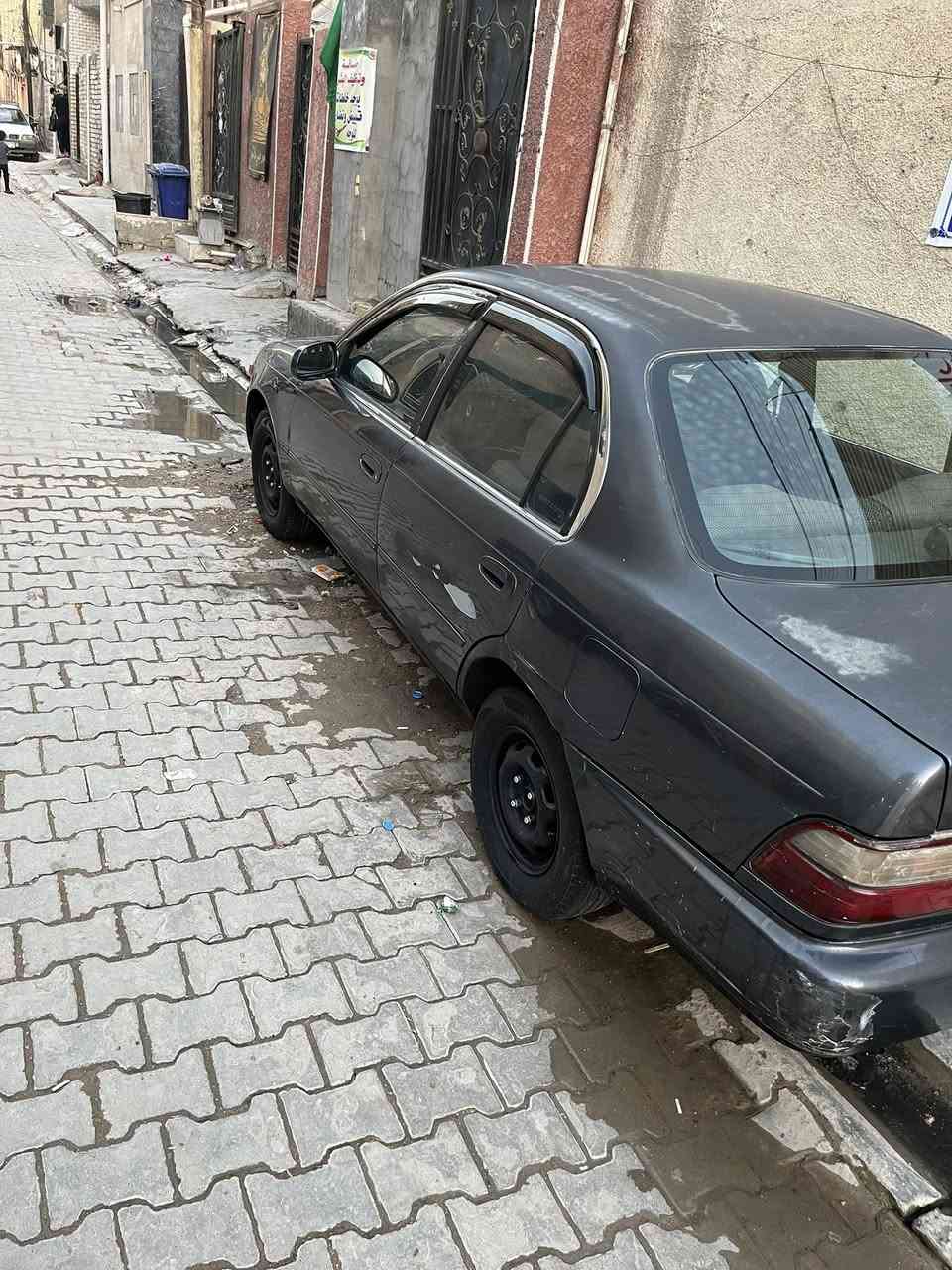 سياره كورلا موديل ٩٤رقم انكليزي بغداد تخم تاير جديد محرك بوش من جوا وكفته جيدا وهذي صور امامكم 
***********
***********
سعر٤٥ورقهً وبيه مجال

