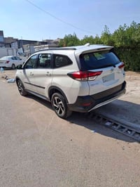 يا الله تويوتا راش للبيع او للمراوس  موديل 2019 لون ابيض  خليجي  وكاله...