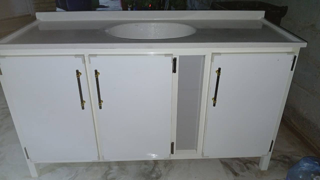 وجبه جديده سنك متر ونص مرمر جديد غير مستخدم
جزامه ارتفاع متر و٢٠ 
***********
