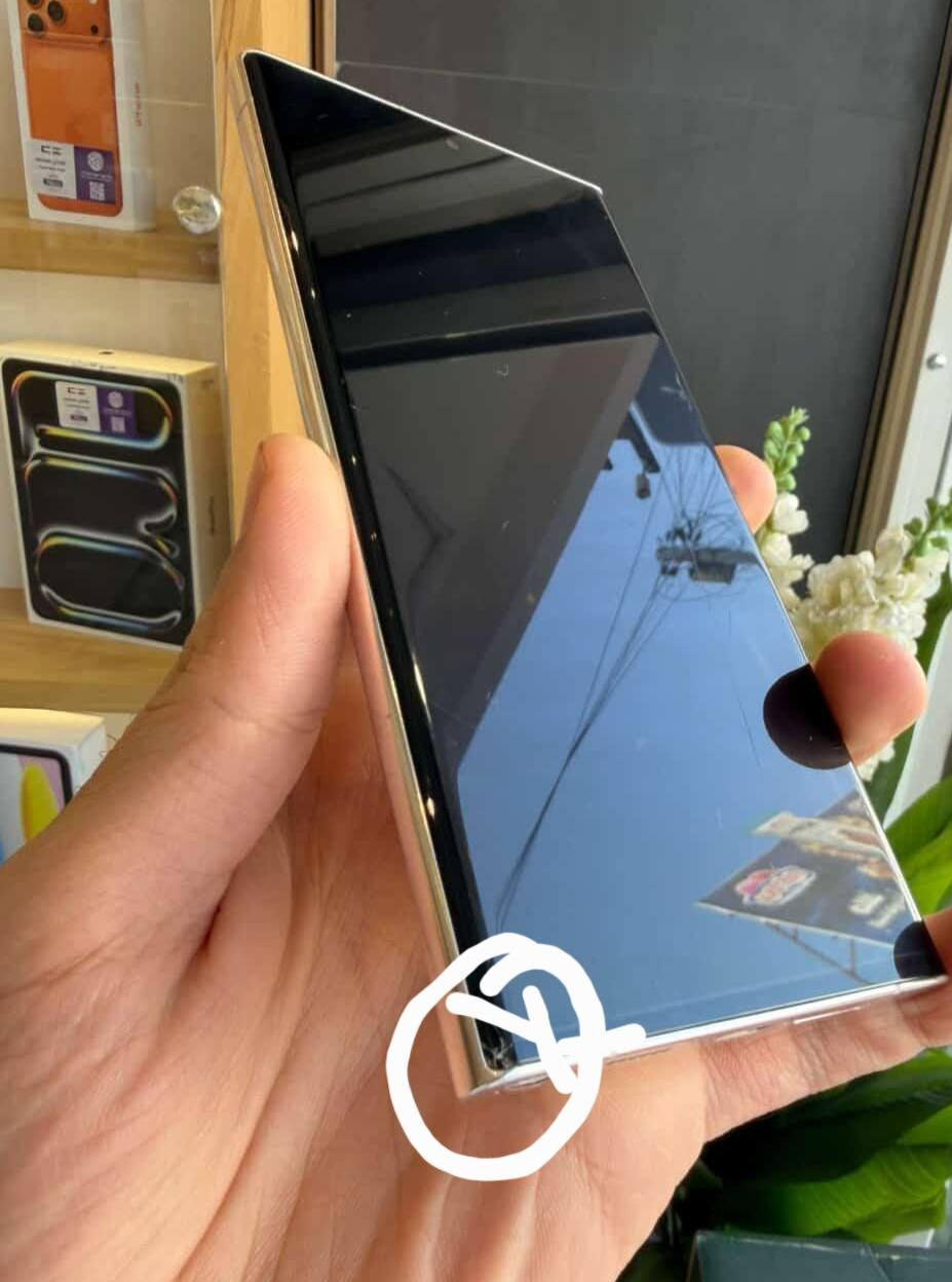 لبيع اس 23 الترا شرق اوسط لون أبيض مميز شرق وسط عين الفهد مع كارت ضمان بيه طخه جوه بشاشه بسيطه كلش سعر 625 مكاني شطره ***********
