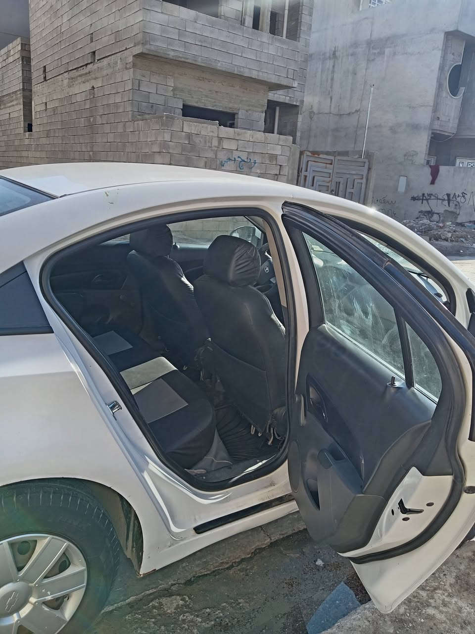 السلام عليكم ورحمة الله وبركاته
للبيع سعر ٦٠

مديل ٢٠٠٩ لون ابيض مكفوله من الحادث رقم دهوك شرعي بدهوك مكينه كير بشرط كهربائيات شغاله بدون ضرر سنويه منتهيه من ٢٠٢٠ 
مكينه 1800 مرغوب
بيها تلكيطات يم الدواير

عليها مليون غرامه ينزل من سعرها

مكان السياره موصل

سياره ممتعوبه ماشيه ١٦٧ الف قابل للزيادة

سونارها موجود داخلها كله بلادي حت الشاشه مالتها بلاديه
***********
