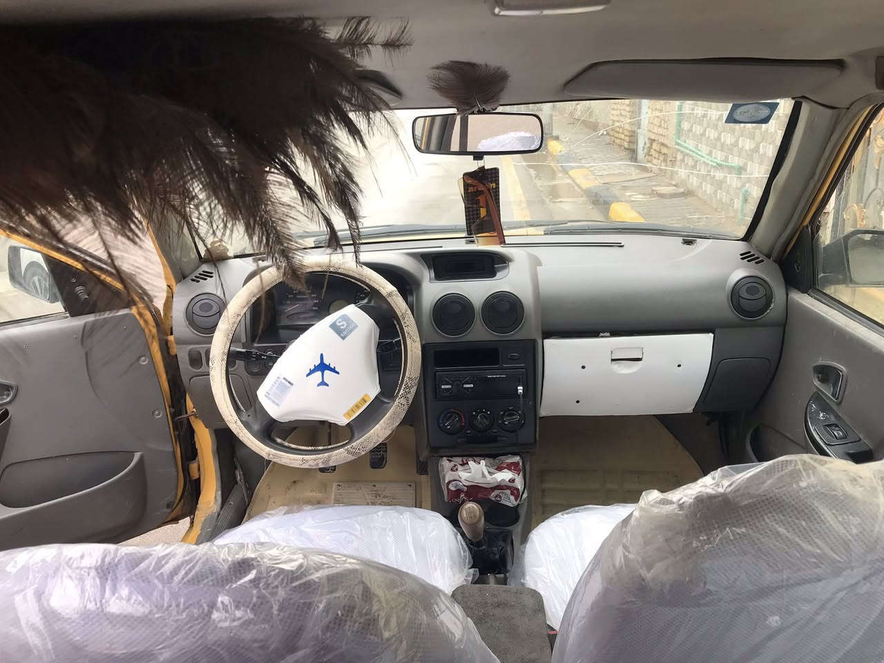 سايبه للبيع موديل 12تحويل ثاني يوم رقم نكليزي مصفره هيئه وغرامات مكينه بيها خيط بخار دواخلها حلوه سنويه لل29 تنتهي كهرباءيات كلها شغاله مسجل دشبول سعرها 25وبيها مجال مكاني واسط ***********
