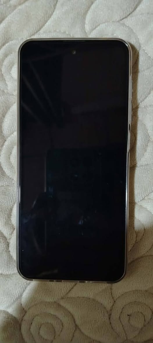 موبايل للبيع كوبي باب ثاني بس كله شغال الذاكره 512 السمر110 وبي مجال (***********)
