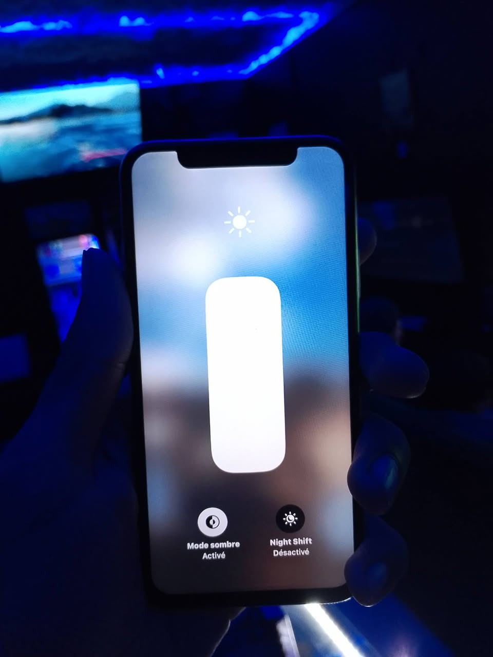 iPhone x
64g
Batterie 100🔋
Li antirisi prv


**إذا كنت صاحب هذا الإعلان وتريد حذفه لأي سبب، رجاءا أرسل رسالة إلى الدعم الفني**