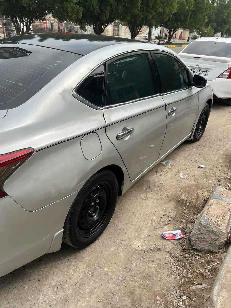 اسلام عليكم 
نيسان سنترا وارد امريكي 
موديل /2014
سنويه لل/2028
ضرر جاملغ امامي + بنيد 
بدون ضرر داخلي شواصي لغود كفاله
مواصفات عاديه 
سياره جاهزه مكينه كير تبريد ممتاز
بيه ملاحظات بسيطه خياس بل قماره +جراد 
السعر السعر /95 بيه مجال بسيط 
الاستفسار /***********
العنوان / المعقل قرب ساعه البصرة, العراق
