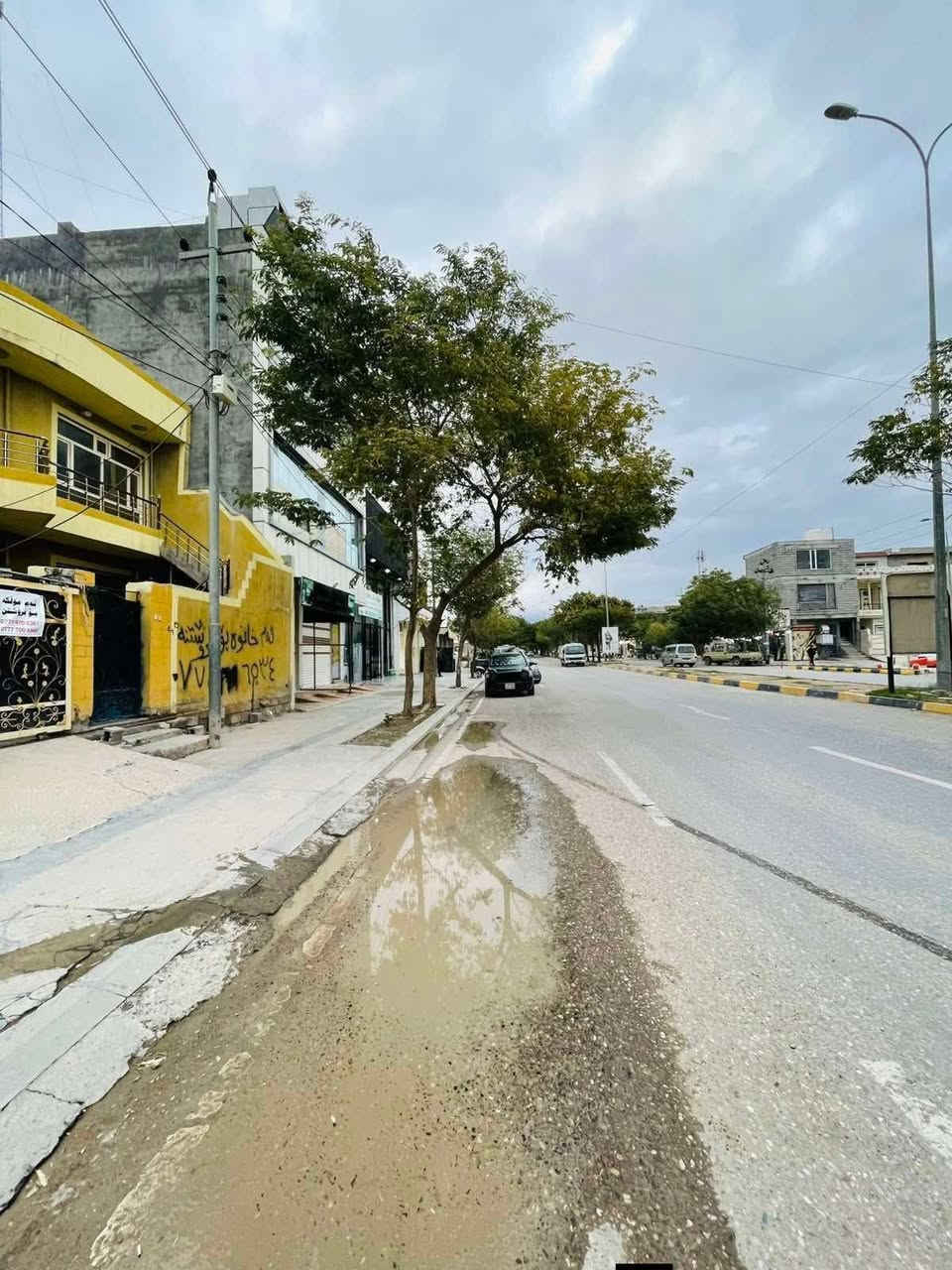 بسم الله ماشاء الله 
⚘⚘⚘هەمیــشە عقــــاراتی ڕەوەند پێشـــەنگە⚘⚘⚘
🏃🏃🏃🏃 موڵکی تجاری نایاب🏃🏃🏃🏃
                          سلام و عليك
🏠  مولکی تجارى بۆ فرۆشتن نرخ كونجاوا 
🔹 شوێن کەلار/ له سه ر جادى سه ركى بازارى شار 
🔹رووبەری  200مەتر ناياب  
پێکهاتووە له دوو  قات كامل قه ره بالغترين جيكای بو دوكان و ماركيت نايابه 
_______________________________↘️⁩

بۆزانینی نرخ لایکی پەیج بکە و لە کۆمێنت بنوسە
(نرخ) نرخت پێ دەگات یان پێوەندی بکەن
بە ژمارەی تەلەفۆنی⁦

***********  م خالد

***********   م ڕەوەند

🔻تێبینی
ئەگەر نرخت پێ نەگەیشت بە نامە ئاگادارمان بکەنەوە
⁦⬅️⁩⁦⁦نوسینگەی { كمال }
کەلار/ شەهیدان/ سه ره وى بازارى شار  به رامبه ر ماركيتى شاه
