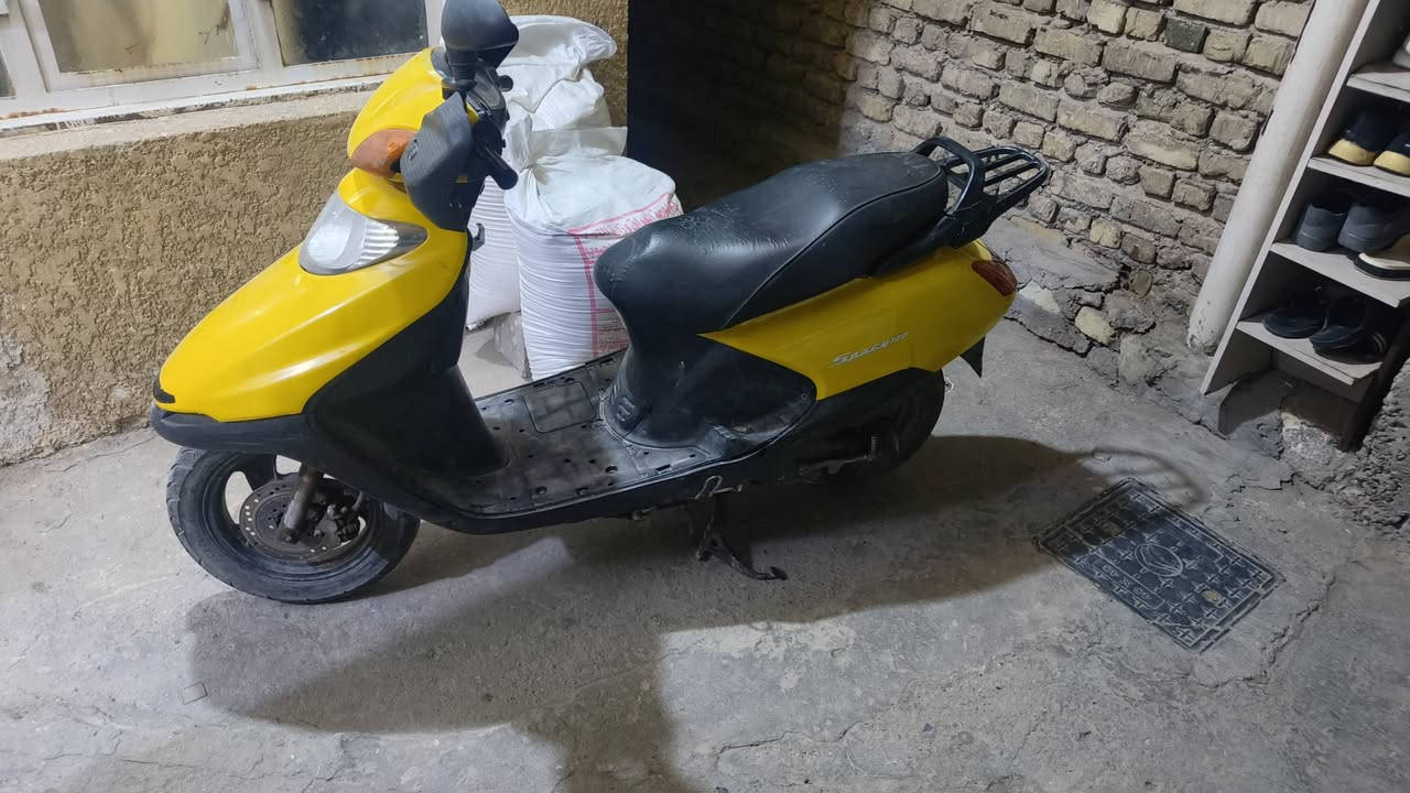 السلام عليكم دراجة سبيسي ياباني نضافة الدراجة 70  بلمية 
شغالة فقط هندر سلف شغال بس الباتري كاعد السعر 350 الف وبيها مجال عنوان بغداد الكمالية *********** واتساب اتصال خاص كله مفتوح
