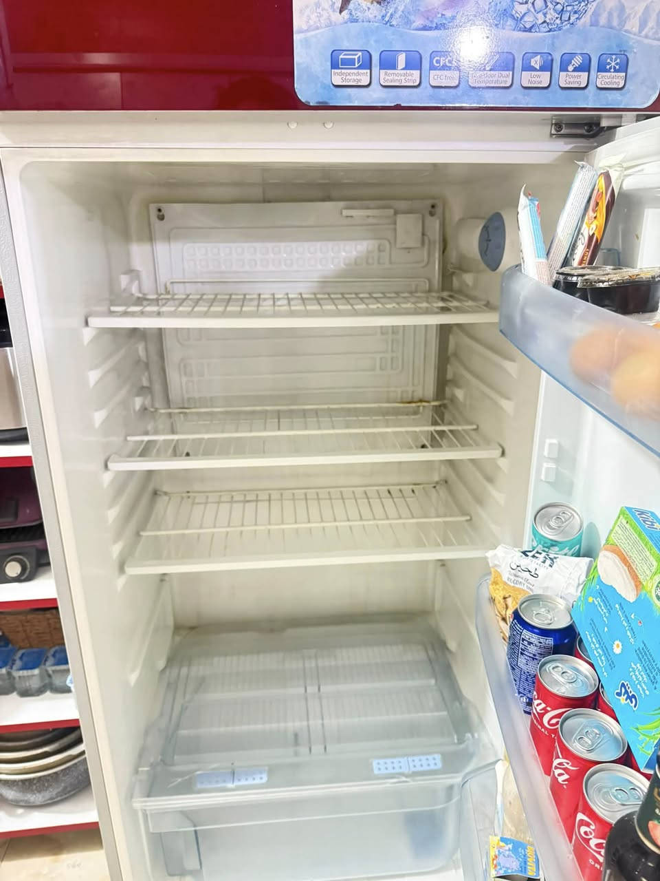 ثلاجه للبيع جديده كلششش بسبب لون اريد اغيرها
سعرها 300 الف وبيها مجال
عنوان كربلاء الانتفاضه 
***********
