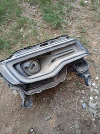 لايت جيب جهة اليمنة شغال عوزه بس جامة قيم واخذ 07838583520