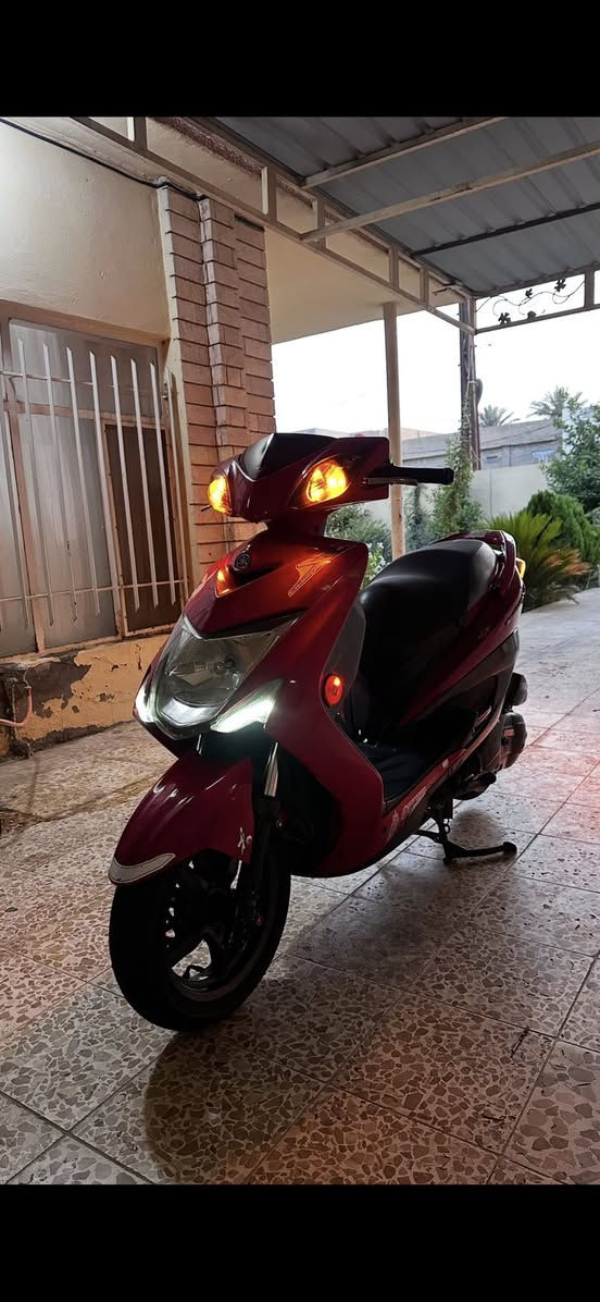 سكنس لد ياباني حديث
قبق نفخ ستاند حساس 
دراجة مفولة مكفولة كفالة عامة مكينة كفرات كهربائيات كاملات 
ما بيهة نقص الدراجة شوفة عينكم بل صور للمعلومة الدراجة مالحة بس اني حاط ملمع سوادات اخاف تكولون سوادات تجاري  
العنوان ديالى قضاء المقدادية 
للمراسلة خاص او على الرقم *********** 
السعر خاص
