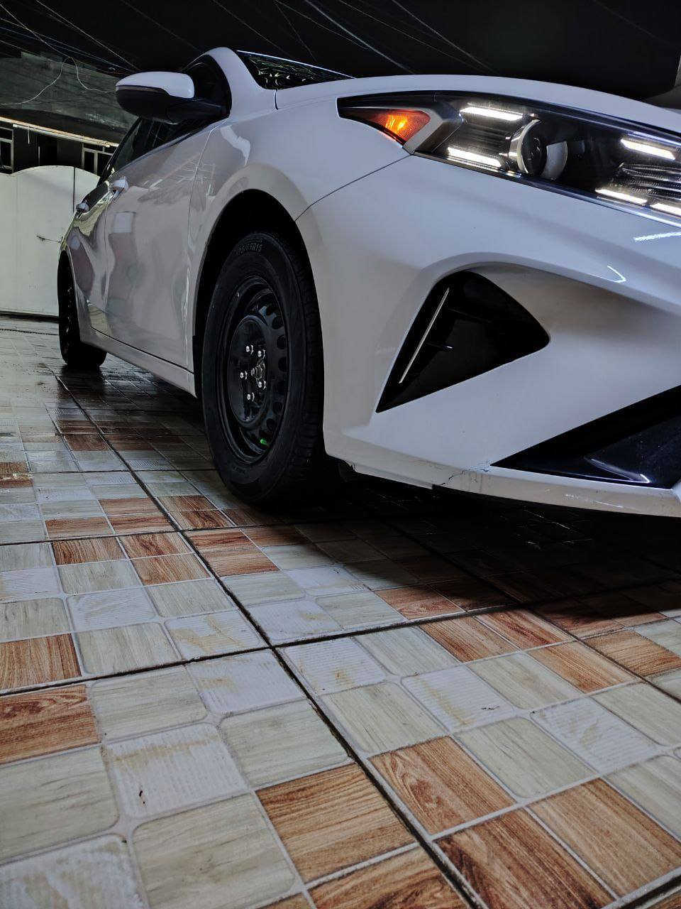 سلام عليكم
للبيع كيا فورتي ٢٠٢٣
رقم بغداد بسمي تحويل ثانيوم 
الون ابيض وارد امريكي كندي 
ضرر السياره تبديل جاملغ امامي ايسر
وباب السايق نفسه مصلحه ومصبوغ بجم 
كبس لغود شواصي دواخل مكفوله السياره ماشيه ٣٧
بدون يرباك بدون  دواخل صور الحادث بلمنشور مواصفات 
السياره تحكم استيرن جهتين شاشه جبيره كامره دواره تحديد مسار اشاير بلمري كشنات تدفه +استيرن رادار امامي خلفي تحديد مسار تبريد قطعتين لدامامي رادار جانبي شحن 
واير ليكس لد امامي حجم المكينه ٢٠٠٠دوش برغي ممفتوح بيه مكان السياره البياع حي العلام السعر ١٦٥وبيه مجال شي قليل شباب لحد يعاملني جوه ال٦٠مابيع وكلشي اكوبسوك 
وبشرط ابيعلك سونار غير الذاكره فقط وربي يرزق الجميع ***********
