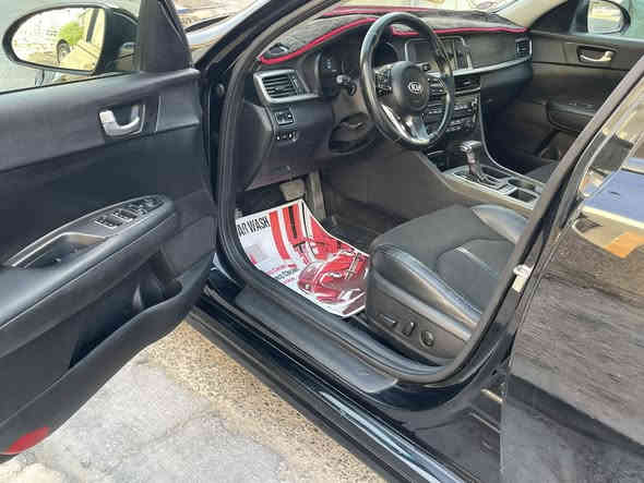 السلام عليكم
للبيع او مراوس حسب القناعه 
كيا اوبتيما موديل 2019 
فئة s فول مواصفات 
رقم بغداد تحويل مباشر 
ماشيه 70 الف
حادثها بنيد بدون دواخل وصبغ باب وجاملغ اثر شخط يعني ثلاث قطع 
موصفاتها بانورما وبصمه كشنات جلد رادارات 
جاهزه السياره 
السعر 138 وبيها مجال بسيط 
للاتصال ***********
مكان السياره بغداد حي الجهاد حي الحسين
