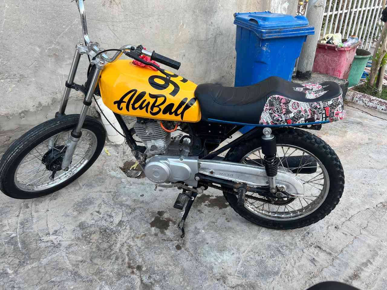 الدراجه للبيع الشاصي نامه 18و تعميره جديده والمكينة ارشه اني حاط طبكات تايكر
السعر 375 وبيهه مجال قليل مكاني ديالى شهربان


**إذا كنت صاحب هذا الإعلان وتريد حذفه لأي سبب، رجاءا أرسل رسالة إلى الدعم الفني**