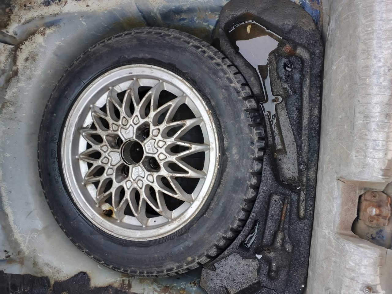 فكترا 1995 سيارة وارد ياباني اربع جامات كهرب ويلكبات 5 السيارة 16 نوزل مابيها كوبون تحولها باسمك يطلع كوبون السيارة بدون صبغ بدون حداددية وضع شركة الدوائر يرادلهم حدادية السعر 36 وبي مجال  رقم بغداد تحويل بل موصل 
***********+ واتساب مكانة الموصل

‭0773 563 5266‬
