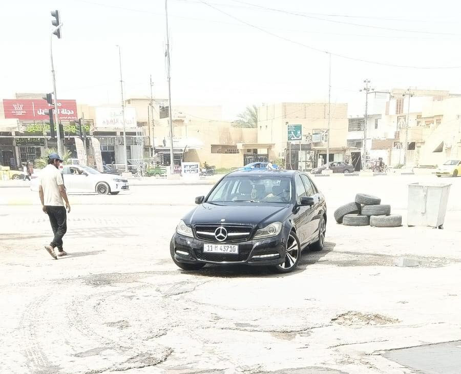 السلام عليكم مارسدس c300موديل 2013حجم 204السياره بدون حادث صبغ خشم الجاملغ الأمامي كد شبر السياره جديده احله من صور هزه جديده قبل شهر ادامه كامله تخم تاير تخم ويل جديد سياره فول فتحه تحكمات ستيرن كشنات كهرباء كشنات جلد داخل بيجي مكان السياره بغداد دوامي بغداد من الجمعه متواجد بكربلاء السعر 127 وبيهة مجال حك جيه ***********
