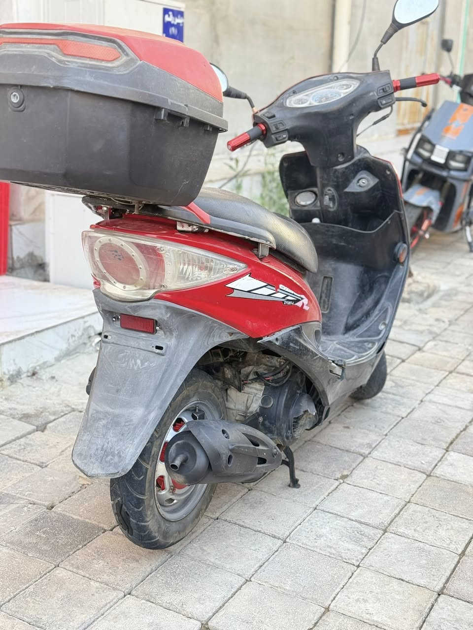 سلام عليكم. كايمكو جي فور محرك زين شغال كلشي  بدون اوراق السعر 400 وبي مجال  مكان الرمادي حي بكر ***********
