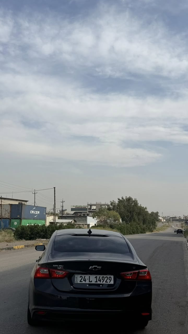 السلام عليكم
Chevrolet Malibu LT 2023
بصمه . تحكات . هندبريك بصمه . كشن كهرب . وبقيه المواصفات المعروفه 
سياره ماشيه 44.ml 
مكينه كير تبريد بشرط 
سياره جاهزه على 24 حبه 
رقم دهوك 
سعرها مناسب  117$ وبيها مجال كلش بسيط 
سياره قطعه صبغ 
ترهم مراوس وبيع 
للتواصل 
7717084504
