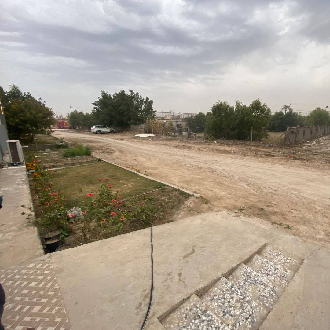 ✅ #دار_للبيع ___طابو ملك صرف✅

🏗️📍المــــــــوقع// شارع 80__محيزم 4__قرب الملعب الخماسي 

✏️المســـــاحة//200متر ركن (واجه 20✖️نزال10)

⭕️⭕️عرض الشارع 20متر _يطل ع ساحة

🧱🧱طـــابق الأول // يحتوي ع (غرفتين نوم 🛌 ➕مطبخ حار بارد➕هول➕ صالة➕ مجمعات صحية عدد 2➕كراج سيارة 🚙 ➕حديقة
🧱🧱طابق الثاني//غرفتين نوم  ➕مجمع صحي ➕هول

 🏫📚نستقبل جميع عروض البيع و ترويجها بإعلانات ممولة 
      للمزيد من التفاصيل الاتصال او المراسلة خاص 

حسين السعيدي ***********_ ***********
حجي حسن السعيدي ***********          
علي السعيدي ***********_ ***********

 📍موقع المكتب  📌 الحله - حي الامام علي(ع)_قرب المول الجديد _مقابل مجمع الوافي
