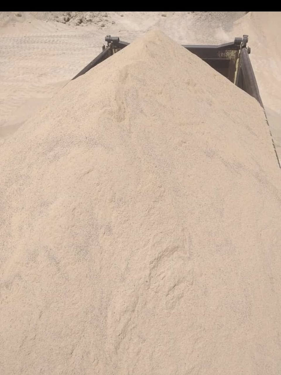 يتوفر جميع مواد البناء كافة الرمل والسبيس القلع والحصى والجلمود بانواعة
شامل التوصيل  البصرة الاستفسار ***********
