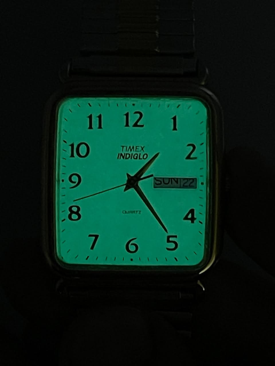 ساعه ‏Timex Indiglo باله اورجينال نضافة 100‎%‎

قطر الهيكل / العرض 30 / الطول 34

سُمك الهيكل 8 ملم

مينا انديجلو المضيء

مقاومة للماء حتى عمق 30 مترًا

ساعه فنتج كلاسيكية كوارتز للرجال من تايمكس مينا باللون الأبيض إطار ذهبي اللون متصل بسوار معدني مرن يدمج بين اللونين الفضي والذهبي 

———————————————-

يوجد توصيل 🚚 ( بغداد - محافظات العراق )

☎️رقم الهاتف : ***********

للحجز - دايركت
