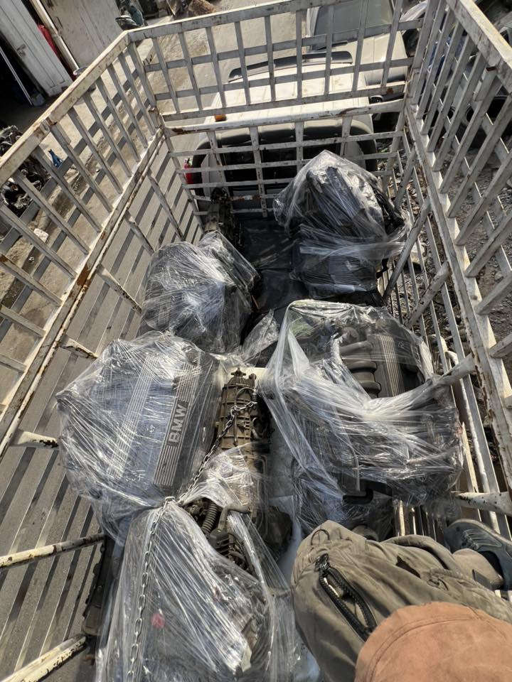 السلام عليكم تم بحمدالله وصل مكاين BMW  وارد 25/28/20 كامل مع التفرعات عدد 11 للبيع بلجمله فقط 
للاستفسار 
***********
***********
