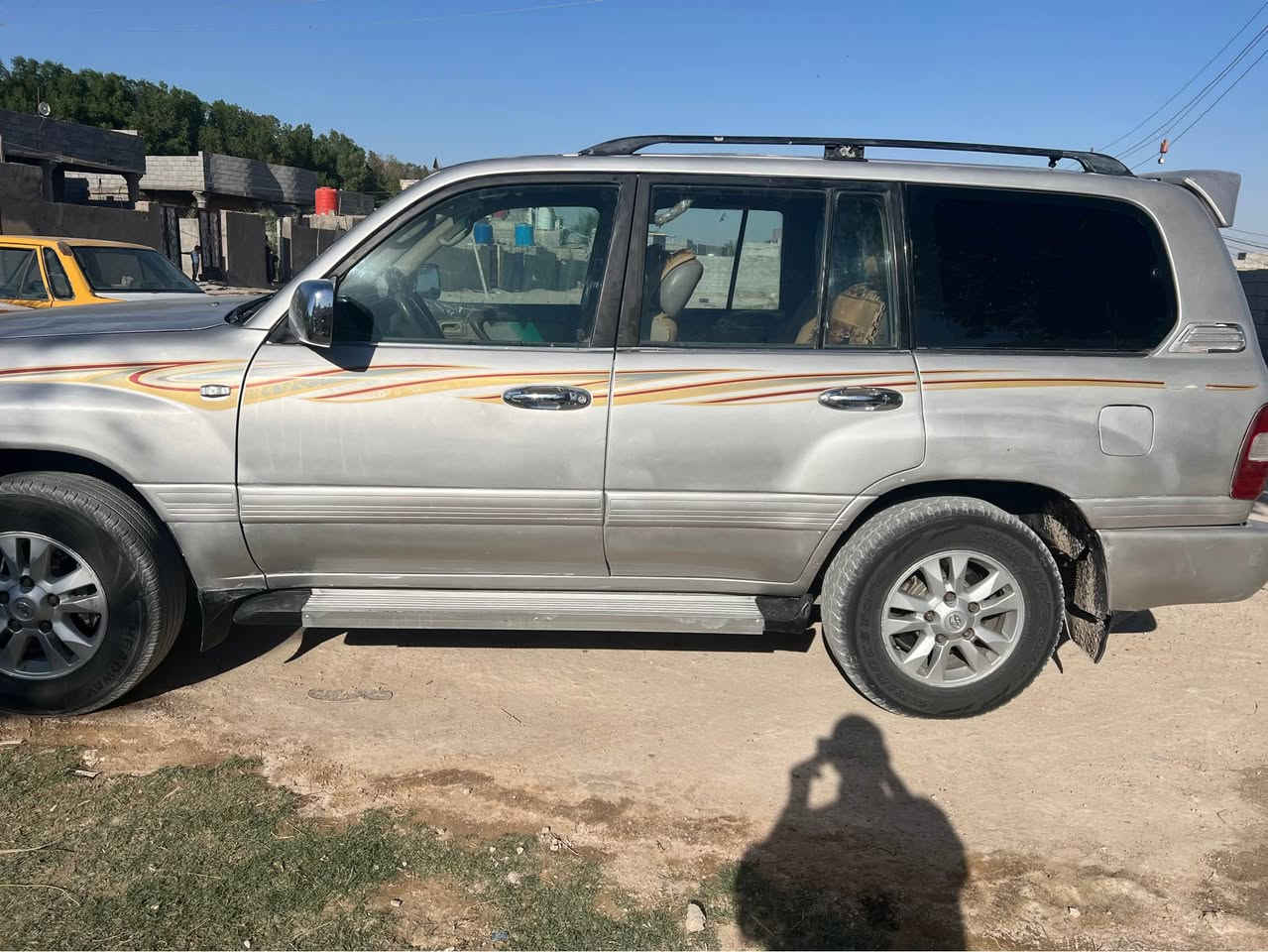 جكساره موديل 2000 رقم بغداد نكليزي 
فوال مواصفات مكينه 8 كير عادي تبريد 3 قطع ثلاجه 7 راكب حداده السياره جاهزه
ومابيه نقص مراوس اراوس السعر 110 مكاني البصره الزبير
*********** البصرة, العراق
