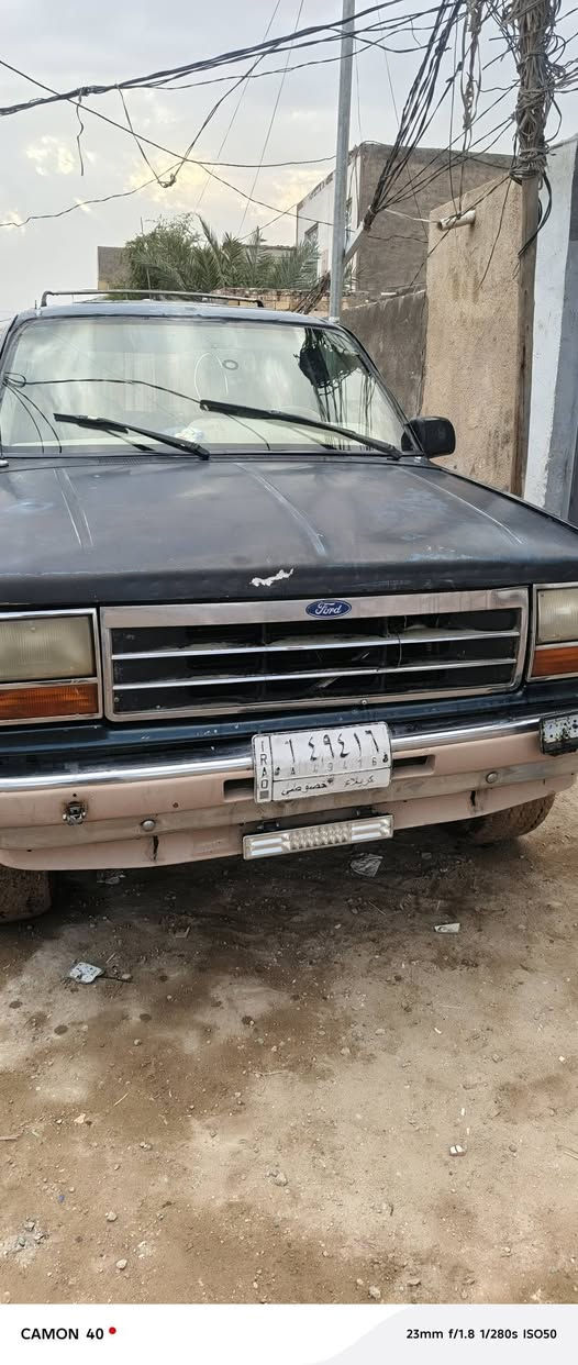 سلام عليكم
سيارة فورد امريكي اكسبلور
سيارة بأسمي شوكت متريد احول باسمك
موديل 1994 سعرها 30 وبيها مجال 
أي استفسار على الرقم ***********
