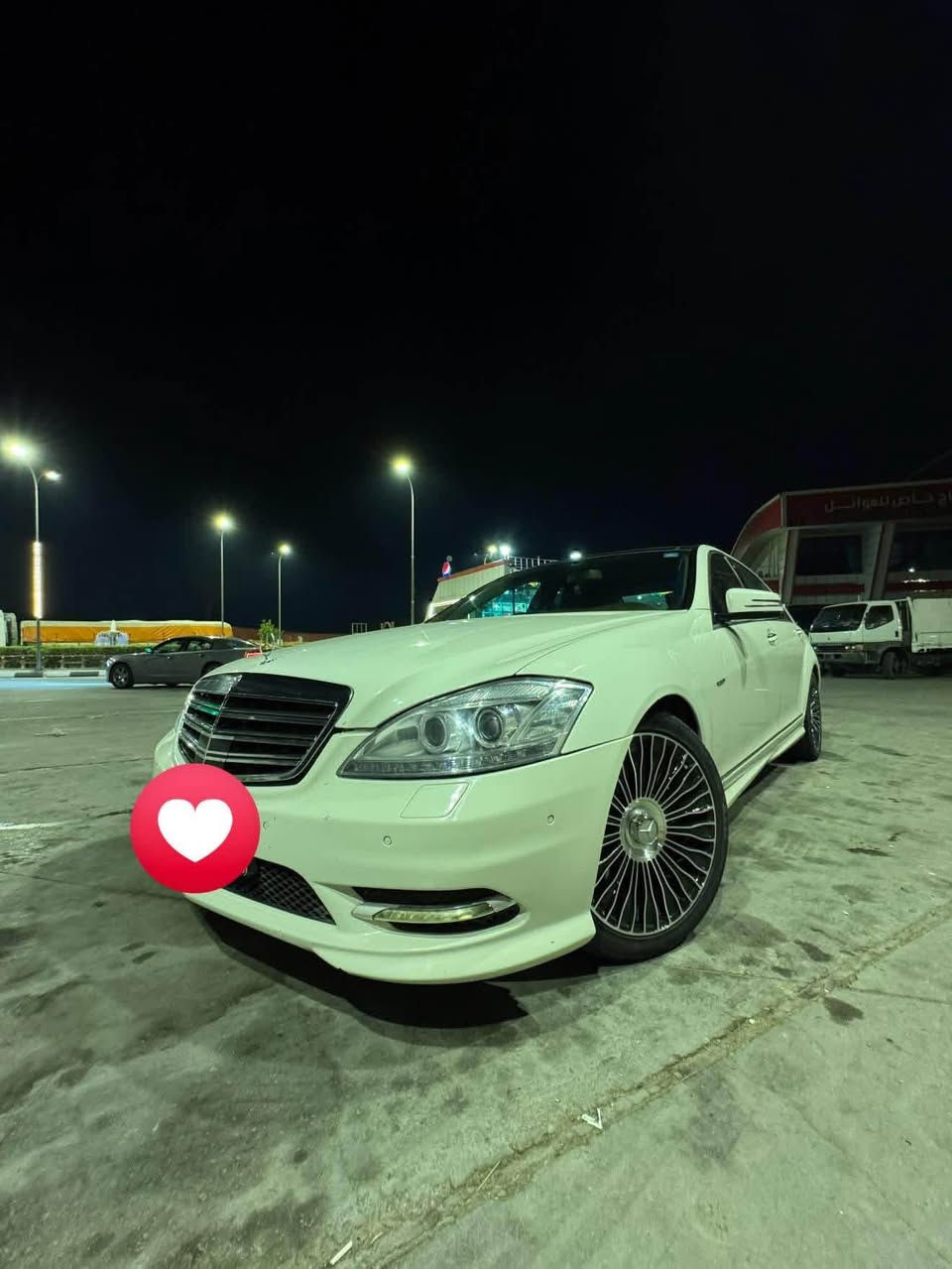 السلام عليكم

مارسيدس موديل S350 2008 محدث 2013

رقم بغداد دولي بأسمي

فول بنوراما 1/1 باب طويل 

اناره داخليه متغيره 

حداديه كامله قبل اسبوع شديتها يم فراس الدليمي 

منضومه بانزين ادامه كامله (عدا بلكات مابدلتهن)

حجر بيىة حاويه شديته قبل شهر  

لايت تخم جديد 

تبريد ثلج 

كير شرط وضمان مده الحياه جديد بالكارتون 

مكينه مامفتوحه 

بيه نص قطعه كلير جاملغ خلفي 

للاستفسار 

*********** ديوانية, القادسية
