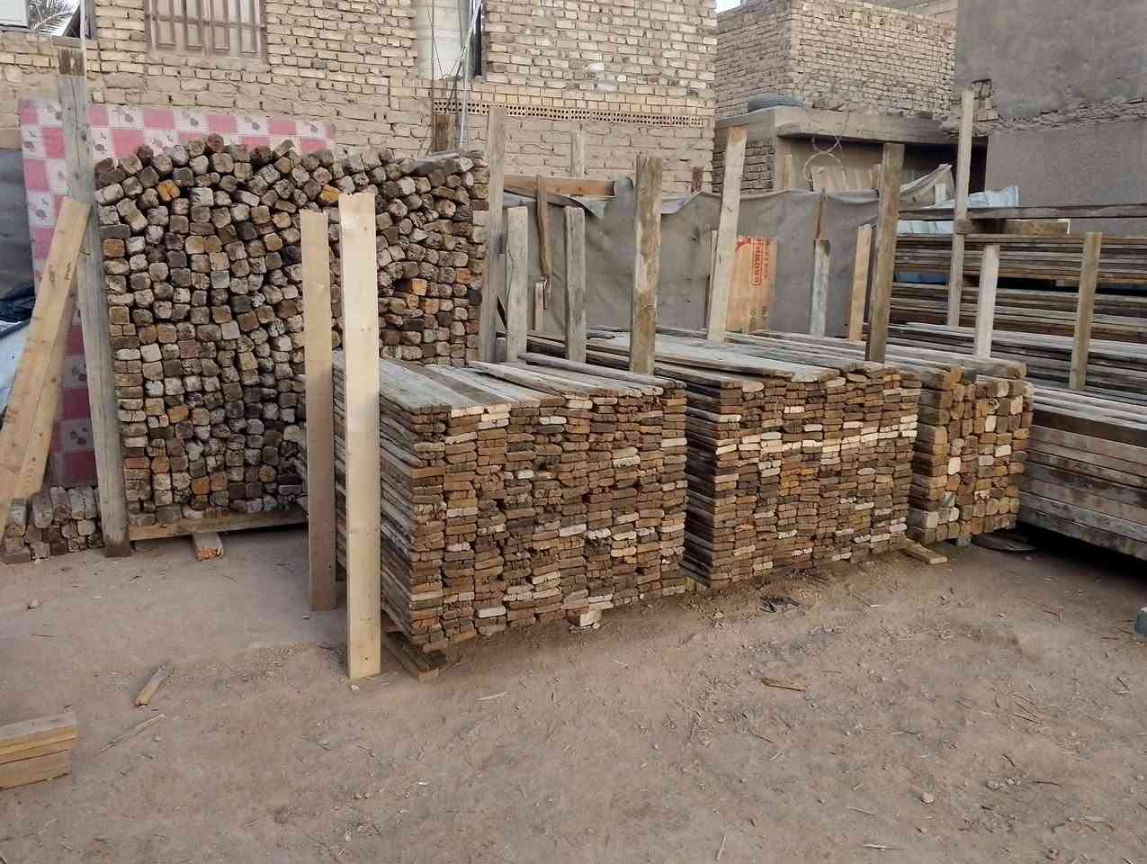 قالب خشب روسي انج تارس 25 نظيف
العدد 13 مكعب للبيع 

العنوان حله شارع 60

الهاتف *********** - ***********
