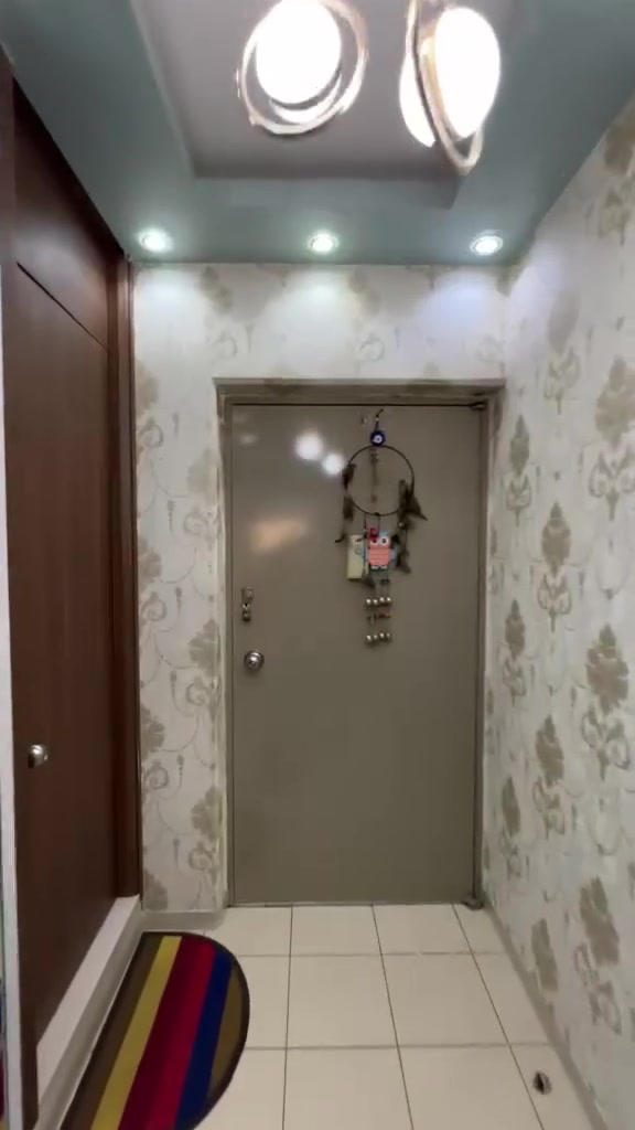 120 طابق خامس مجمع A3 قريبه ع البوابه بيها كاونتر وسبالت وديكور عماره مفتوحه كاش مصفر عقدها سعرها مع التحويل 135
للاستفسار ***********
