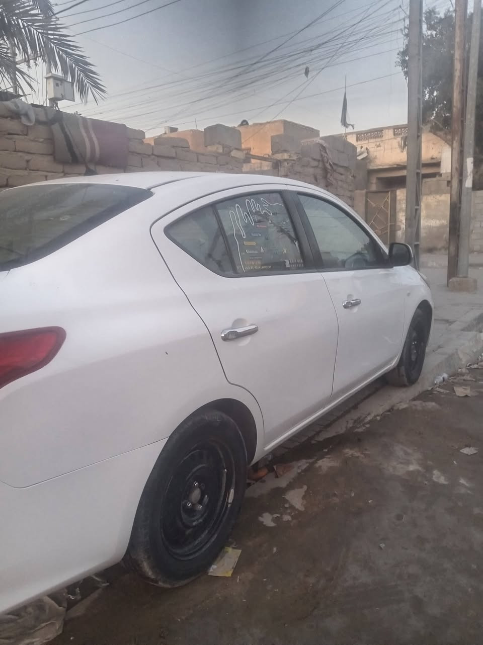 السلام عليكم. نسيان صني هندي موديل 21 اقصاد بعد سنه وتخلص بيها بس هذا الموضح بصورة والباقي كفاله كير ومكينه وتبريد بمكاني بصره حي الحسين شارع التاميم السعر 103 وبينها مجال والمو شراي لا يتصلالرقم ***********
