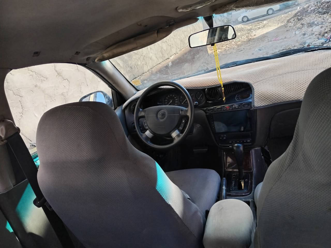 السلام عليكم دايو لمنز مديل 2000 للبيع رقم كربلاء انكليزي مكينه كير مكفوله سنويه لل 2029 السعر 35 مكان السياره كربلاء للاتصال ***********
