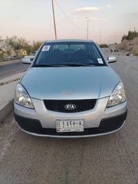 للبيع كيا ريو موديل 2007 سنوية عضم  كابون بانزين بيها حجم 16 كير تومات...